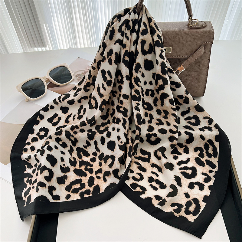 70cm Square Luxury Leopard Pri - Face Scarf Mask recension och pris